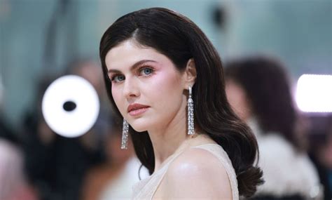 celeb naakt|Alexandra Daddario Poses Naked on Instagram, See the Photos